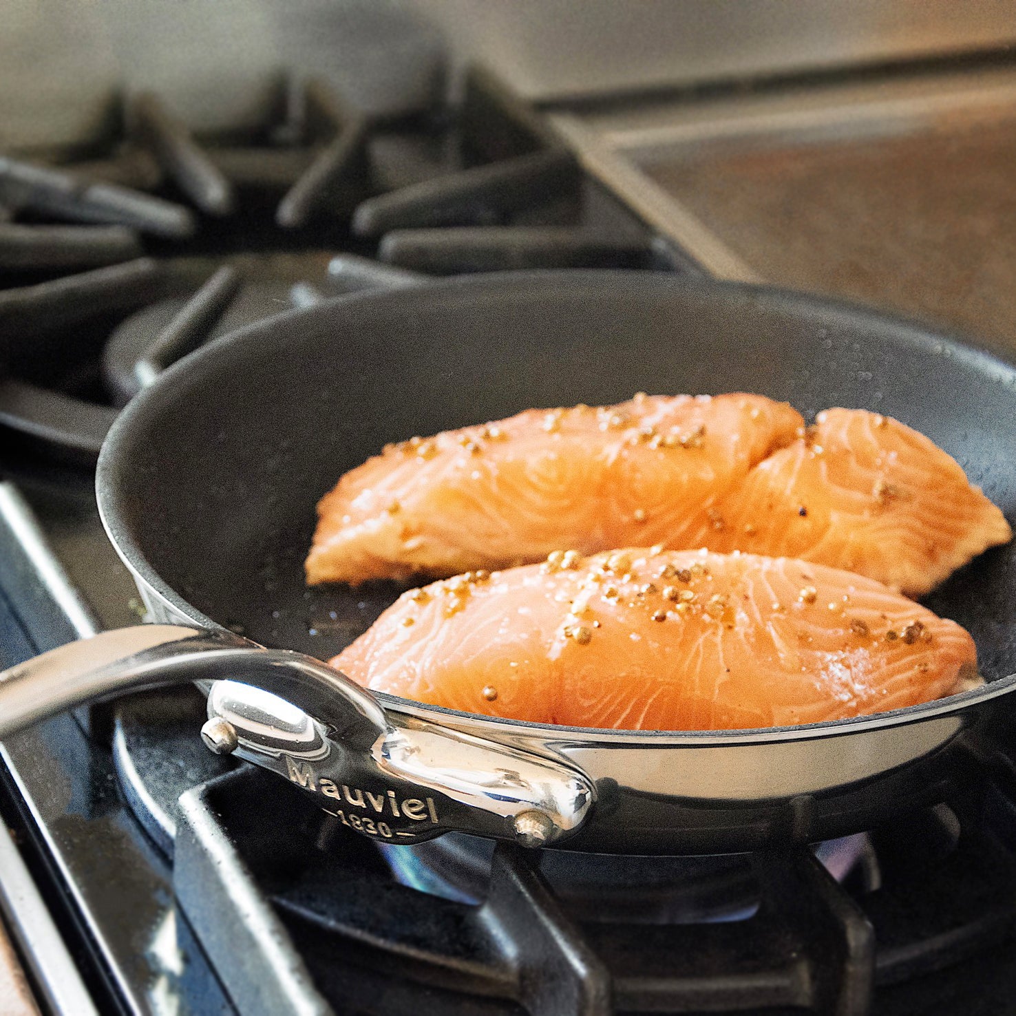 Mauviel M'COOK 5-Ply Nonstick Frying Pan With Curved Lid, Cast Stainless Steel Handle, 11-In - Mauviel1830