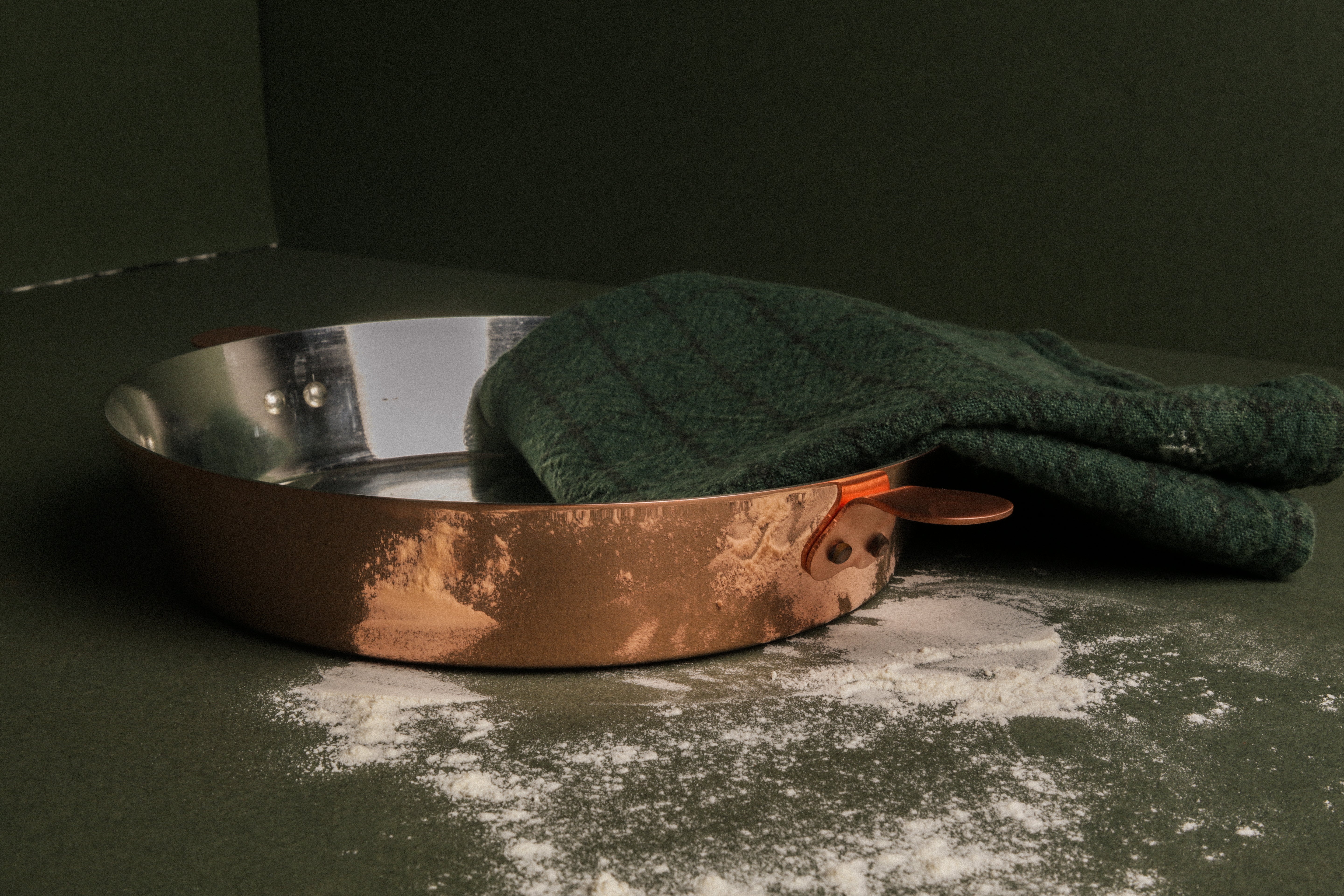 Mauviel M'Passion Copper Tarte Tatin Mold With Ears And Tin Inside, 12.6-in - Mauviel1830