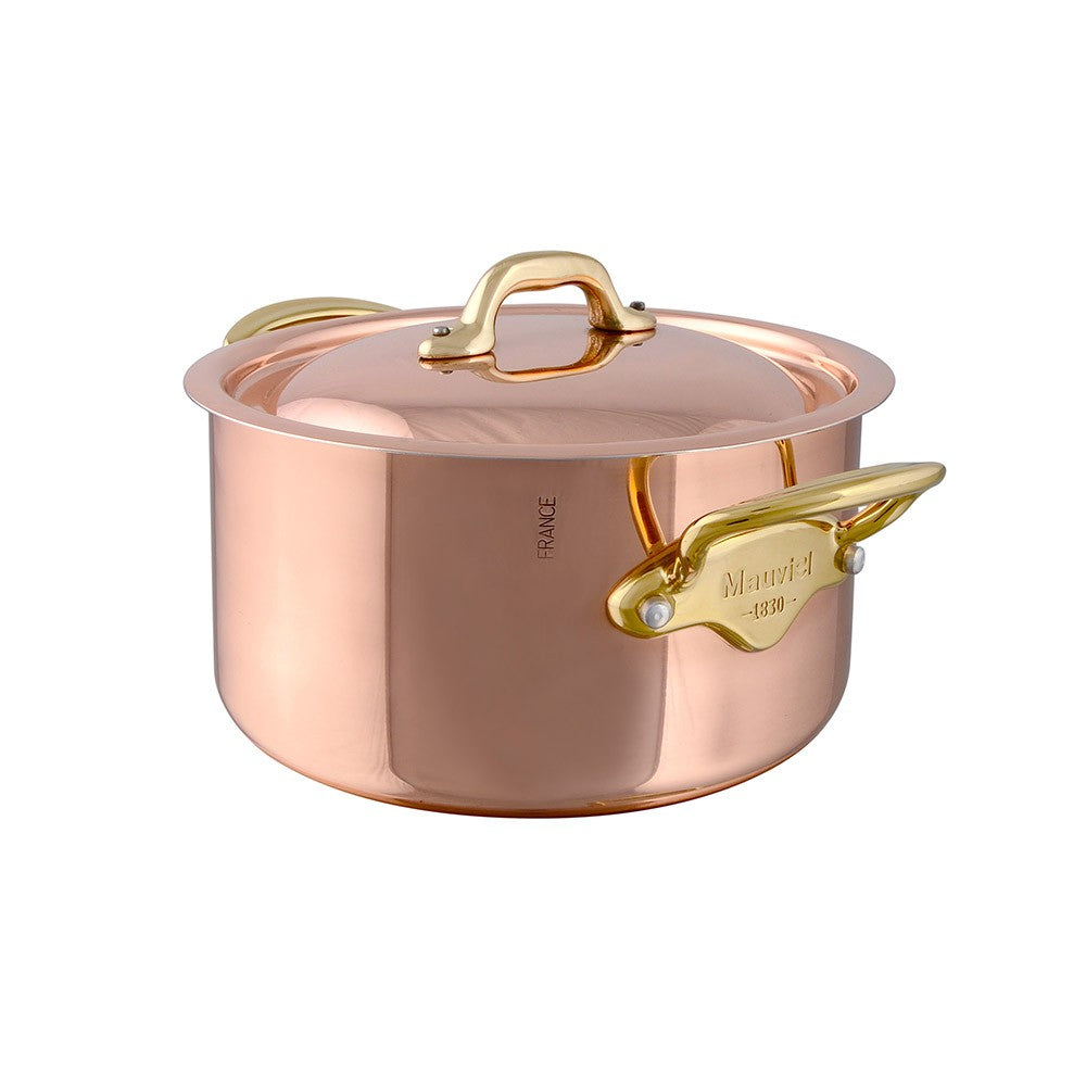 M'héritage round cocotte with lid packshot